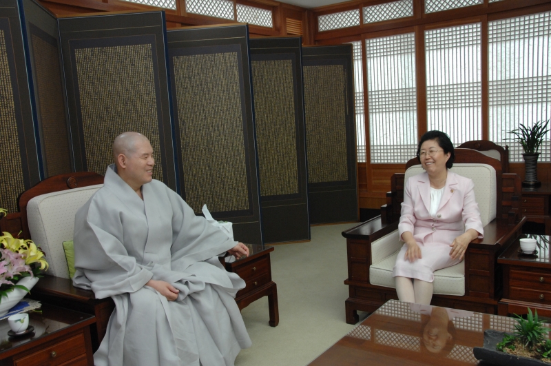 2010.06.10_한나라당 이은재 의원 예방 (11)